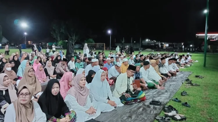 Ribuan Jamaah Hadiri Zikir Akbar Sandana