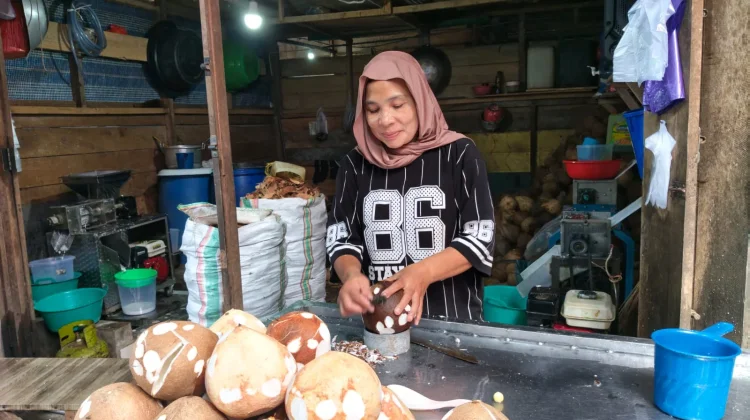 Berkah Ramadan, Omzet Gilingan Kelapa Pedagang Meningkat
