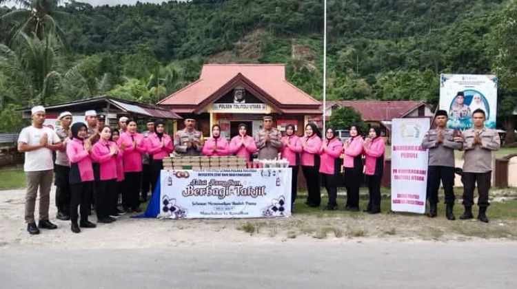 Tebar Kepedulian Polsek Tolitoli Utara dan Bhayangkari Berbagi Berkah Ramadhan