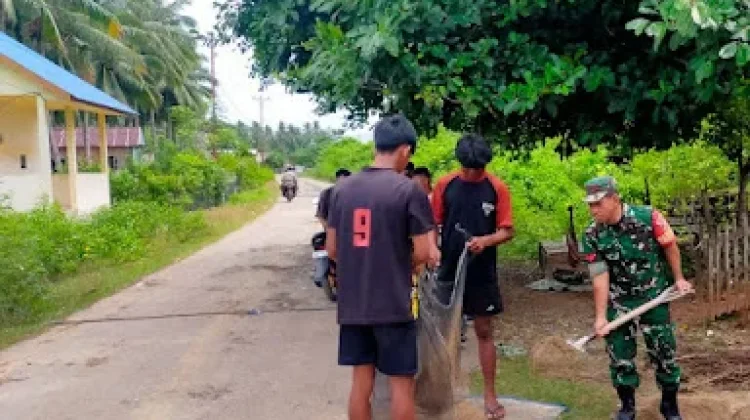 Babinsa Tolut Aktif Pembinaan Teritorial di Desa Santigi