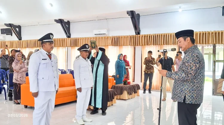 Bupati Tolitoli Lantik Penjabat Kepala Desa Baru