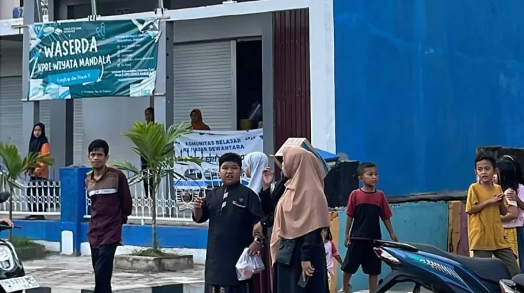SDN 10 Tolitoli Ajarkan Siswa Berbagi  lewat Takjil
