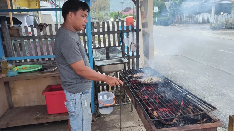 Ikan Bakar Mama Nurul Laris diBukan Ramadan