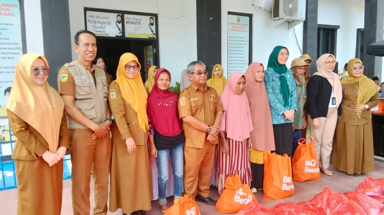 Penerima Manfaat Bersyukur Terima Bantuan Sembako dari BNI di Bulan Ramadan