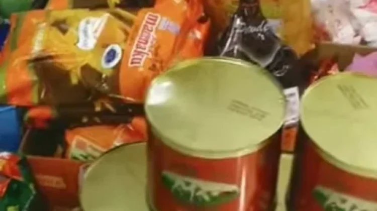 Jelang Lebaran, Warga Tolitoli Ramai Berburu Bahan Kue