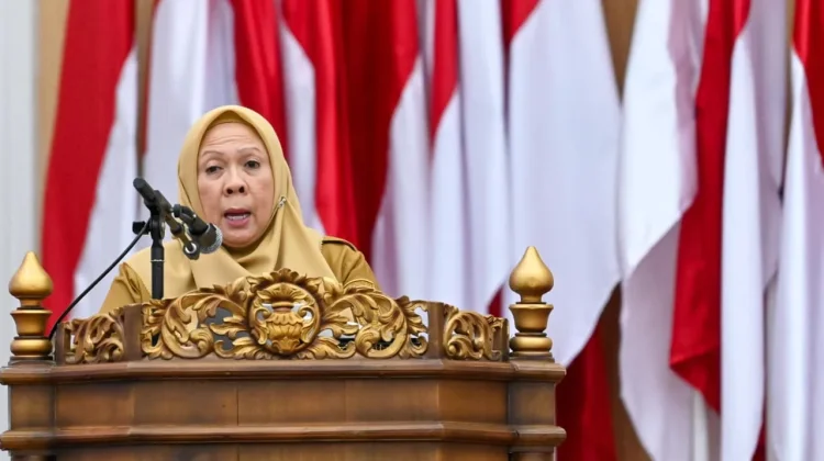 Wagub Sulteng Sampaikan Enam Raperda Strategis di Paripurna DPRD