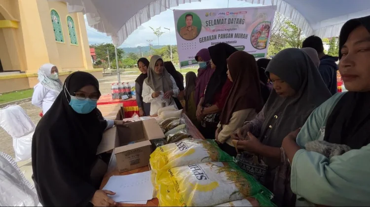 Animo Tinggi Warga Buol Serbu Gerakan Pangan Murah