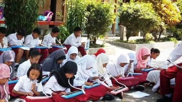 Sekolah Dorong Pelestarian Musik Tradisional meski Sarana Terbatas