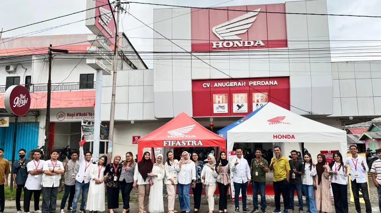 Dealer Honda Tolitoli Berbagi Takjil dan Promo Ramadan