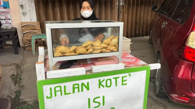 Pedagang Jalangkote Raup Berkah Ramadan, Omzet Tembus Rp2 Juta