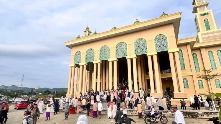 Arus Lalu Lintas Salat Id di Masjid Agung Buol Berjalan Lancar dan Aman