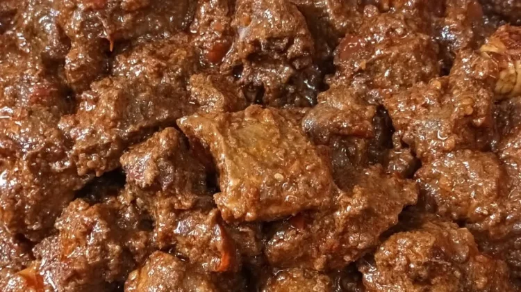 Rendang Tetap Jadi Menu Favorit Saat Lebaran Tiba