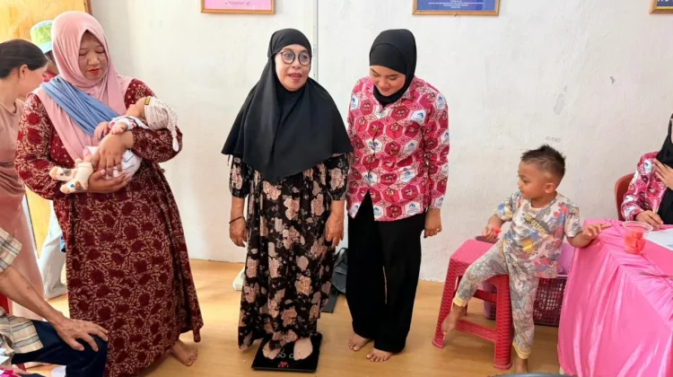 Pasca Lebaran Lansia Cek Kesehatan Gratis di Posyandu Kemala