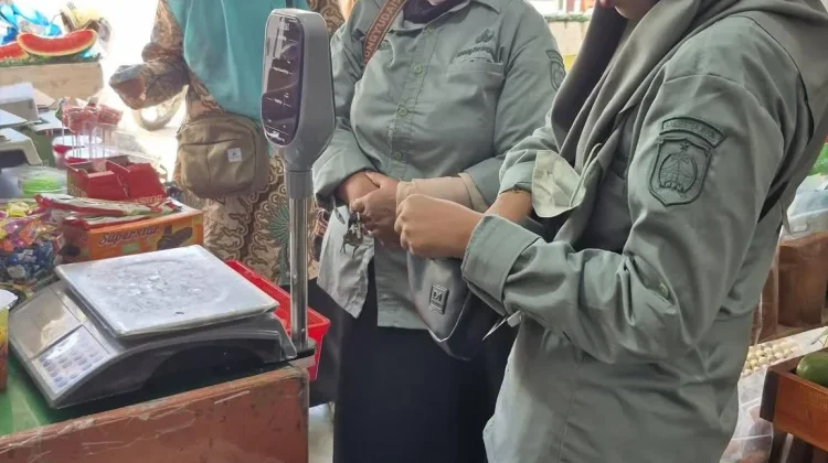 Diskumperindag Buol Jemput Bola Layanan Tera UTTP Keliling