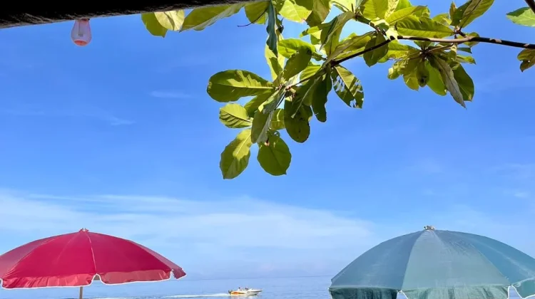 Pantai Tetap Jadi Primadona Rekreasi Warga