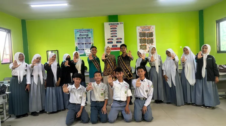 Duta Genre 2025 Edukasi Remaja PIK-R Sehati MAN Tolitoli lewat Modul Genting