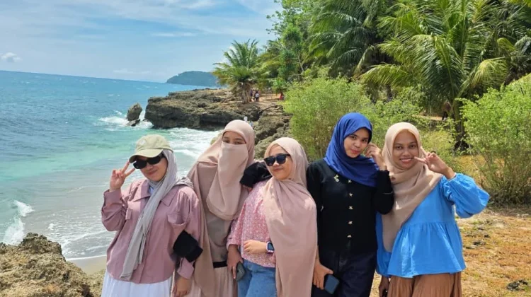 BUMDes Gemilang Kelola Tanjung Bangalan Secara Swadaya