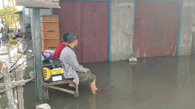 Banjir Rob Intai Pesisir Tolitoli, BMKG Imbau Waspada