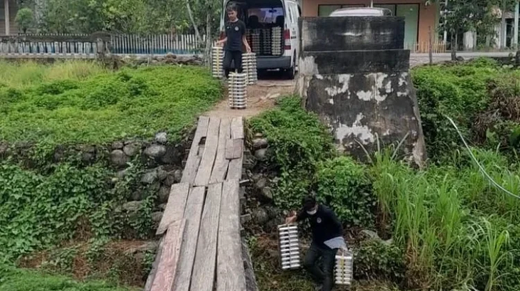 Jembatan Rusak Ogodeide Ancam Keselamatan Siswa Sekolah