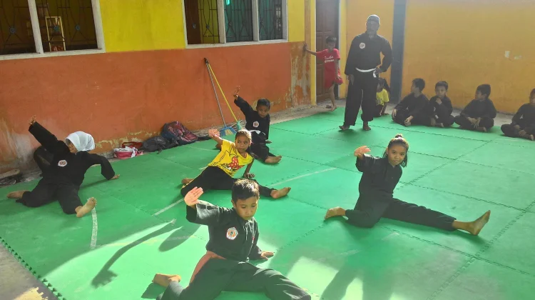 SDN Pembina Tolitoli Kembangkan Pencak Silat di Sekolah