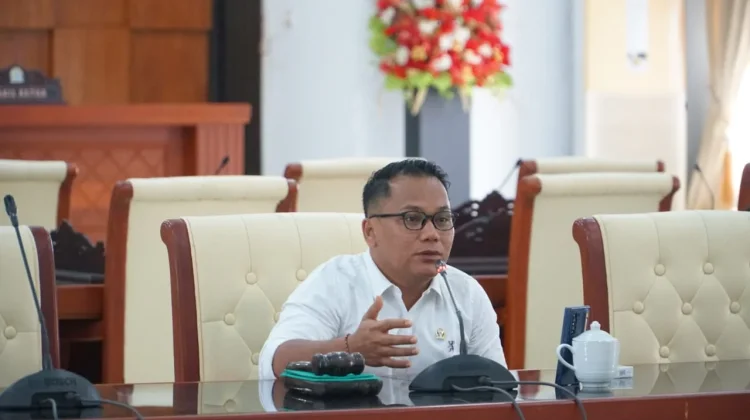 Risman Ajak Buruh Tolitoli Perkuat Kolaborasi Bersama