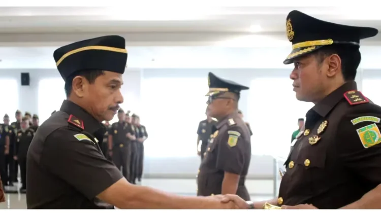 Kajati Sulteng Lantik Pejabat Eselon III, Tegaskan Penegakan Hukum Berkeadilan