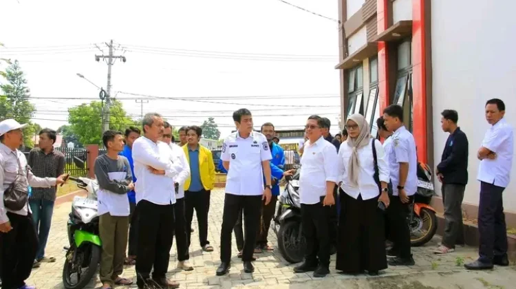 Bupati Parimo Tinjau Asrama Mahasiswa, Fokus Keamanan Gedung