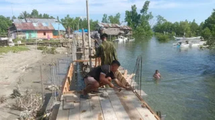 Perakitan Besi Jembatan Garuda di Nalu Masuki Tahap Penting