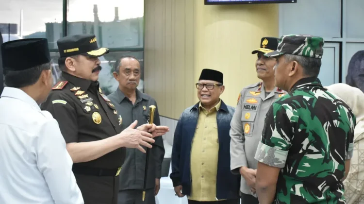 Wakapolda Sulteng Sambut Kedatangan Kepala Jaksa Agung RI