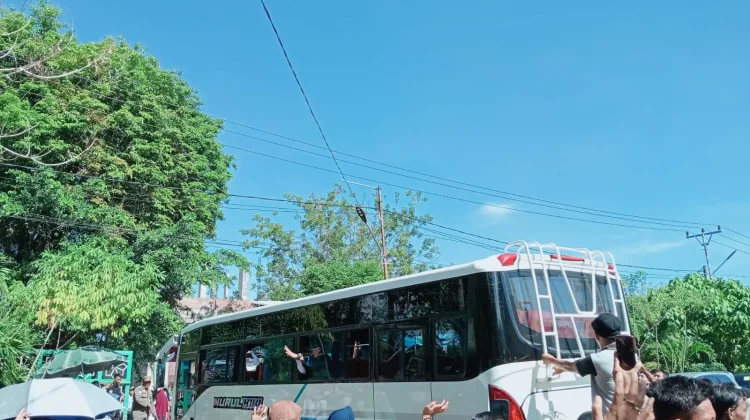 Ribuan Keluarga Antar Jamaah Haji Tolitoli ke Tanah Suci
