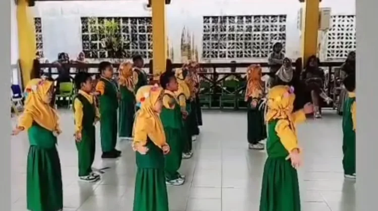 TK Aisyah Raih Juara Harapan 2 Lomba Paduan Suara