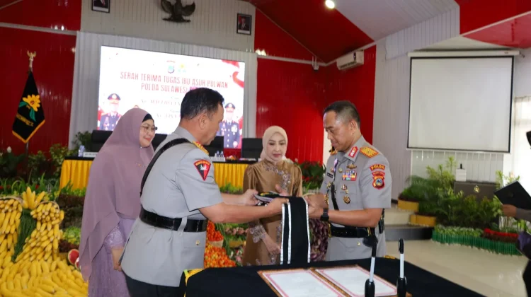 Polda Sulteng Gelar Upacara Sertijab Ibu Asuh Polwan