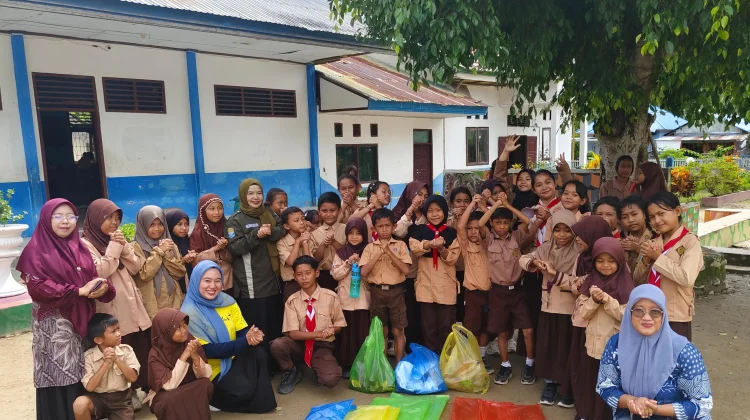 SDN 2 Basi Gelar Edukasi Lingkungan dan Praktik Eco Enzyme