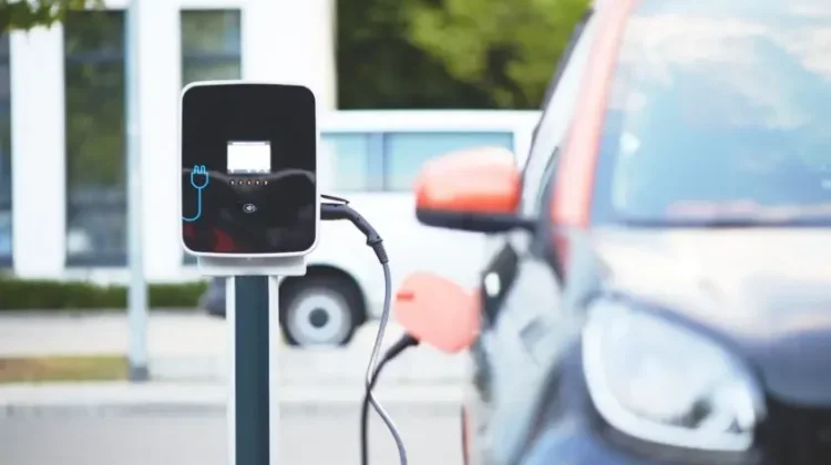 Mobil Listrik Semakin Populer, Ini Dampaknya bagi Indonesia