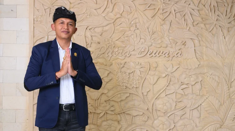 I Nyoman Muliada Ajak Maknai Waisak dengan Kebersamaan Damai