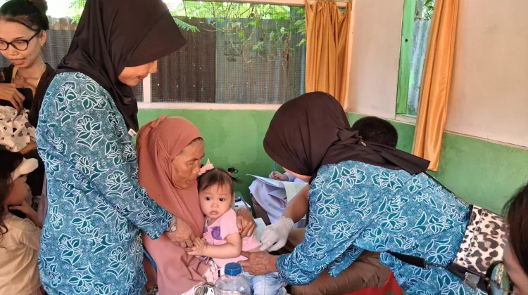 Ibu PKK Kelurahan Baru Dampingi Pelaksanaan Posyandu Rutin Bulanan