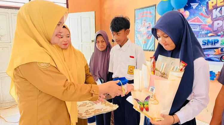 Hanya Dua Lulusan, SMP Satu Atap Malangga Tetap Gelar Pelepasan Penuh Makna