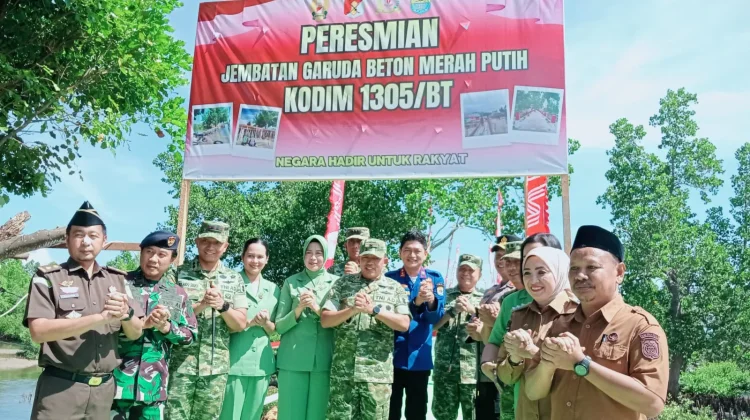 Warga Nalu Apresiasi Pembangunan Jembatan Garuda oleh TNI