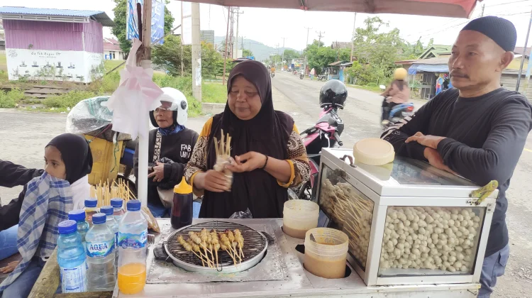 Pentol Bakar Kediri jajanan enak banyak peminat
