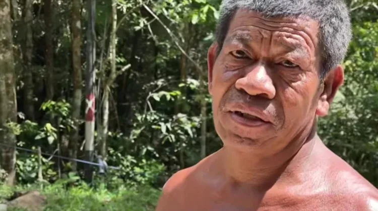 Sahman, Penambal Jalan Pasir Putih yang Viral dan Menginspirasi