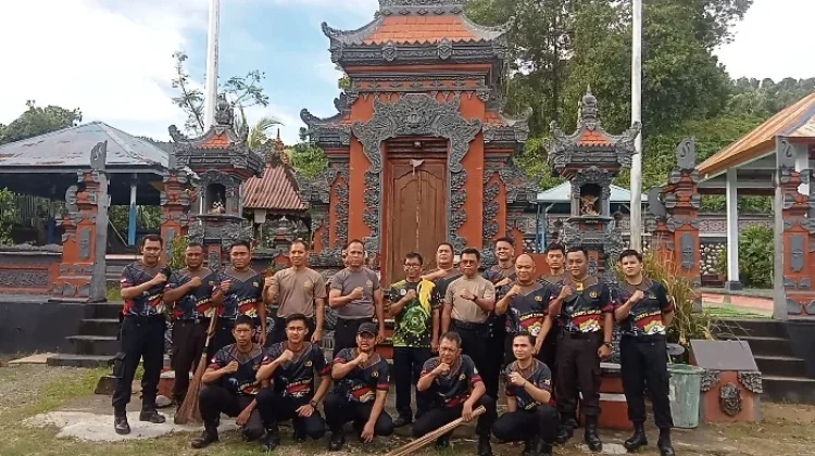 Polres Tolitoli Gelar Bakti Sosial Bersih-Bersih Rumah Ibadah