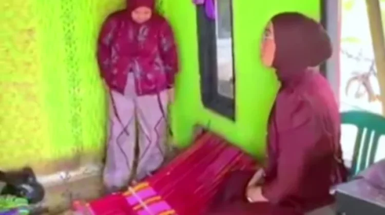Ketua TP PKK Buol Dukung Pelestarian Tenun Desa Panilan