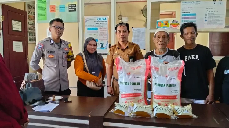 Lurah Leok I Pastikan Penyaluran Bantuan Pangan Berjalan Lancar
