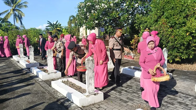 Polres Tolitoli Ziarah ke TMP Sambut HUT Bhayangkara ke-80