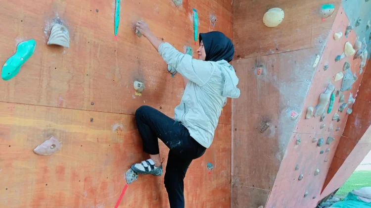 Atlet Panjat Tebing Buol Optimistis Raih Emas di Porprov 10 Morowali