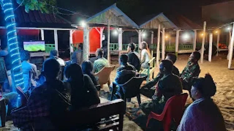 Nobar Piala Dunia 2026 Pererat Kebersamaan Koramil Galang dan Warga