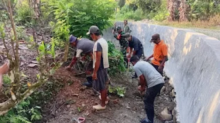 Semangat Gotong Royong Warnai Pembersihan Saluran Air di Kinapasan