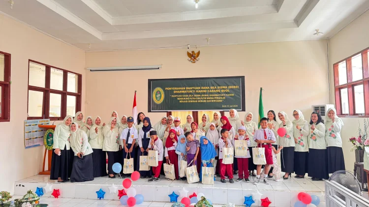 Dharmayukti Karini Buol Salurkan Beasiswa bagi Warga Peradilan