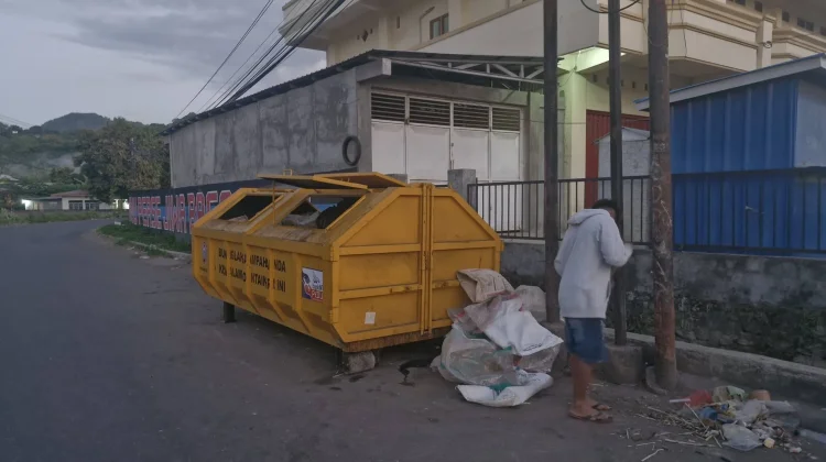 SMAN 1 Biau Apresiasi Bantuan Kontainer Sampah Pemda Buol
