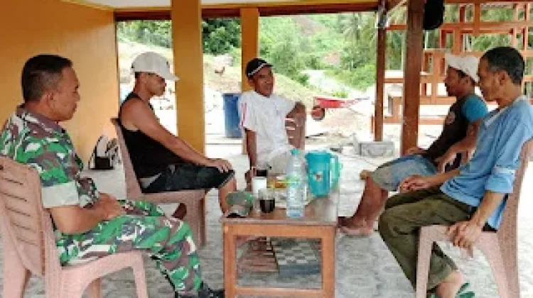 Babinsa Bunobogu Ajak Warga Siapkan Lahan Koperasi Merah Putih